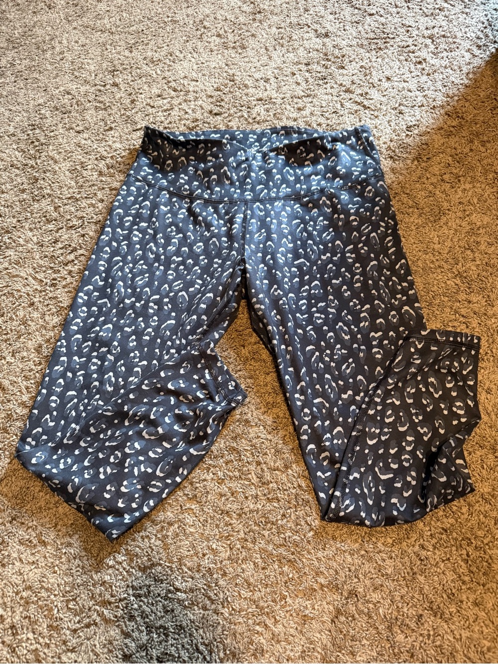 Black & White Leopard Print Athletic Leggings